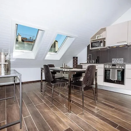 - Superb Flat By The * Nyon