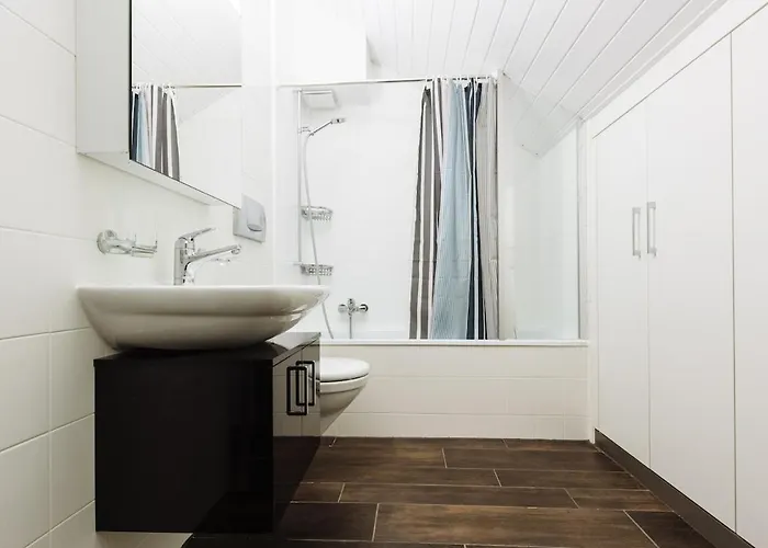 - Superb Flat By The Apartament Nyon