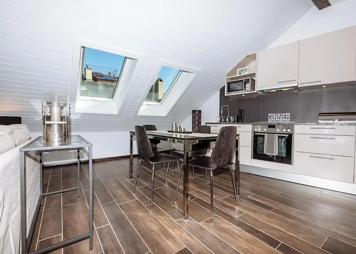 - Superb Flat By The * Nyon